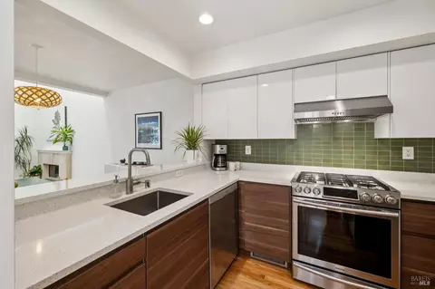 Kitchen - 614 Wateree St, Sausalito, CA 94965 photo 5 of 6
