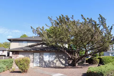 950 Santa Alicia Dr, Rohnert Park, CA 94928
