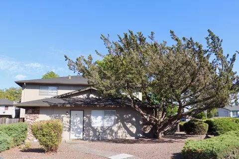 950 Santa Alicia Dr, Rohnert Park, CA 94928