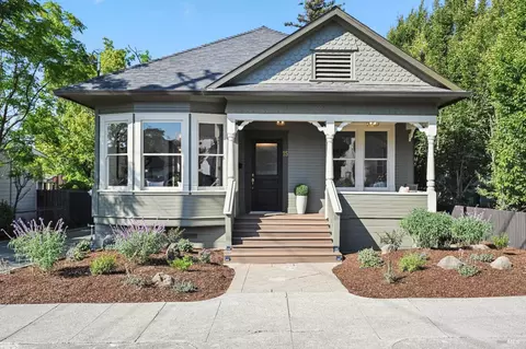 15 8th St, Petaluma, CA 94952