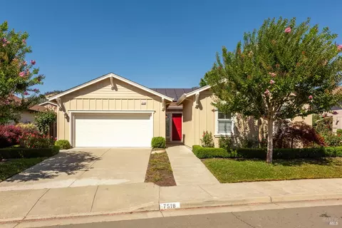 7518 Walnut Orchard Way, Santa Rosa, CA 95409