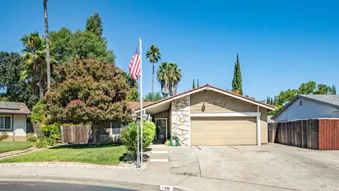 210 Pembroke Ct, Vacaville, CA 95687