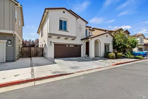 1090 Davidson Ct, Dixon, CA 95620 photo 2