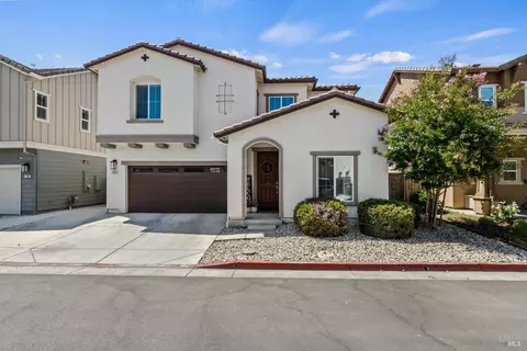 1090 Davidson Ct, Dixon, CA 95620