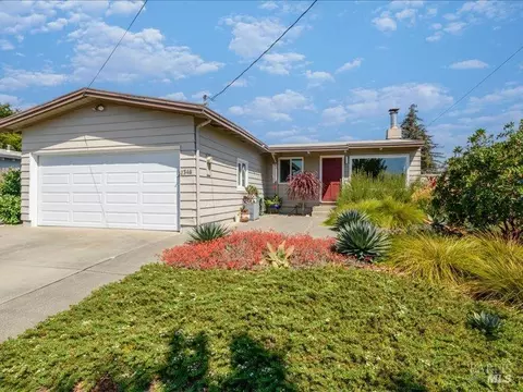 2348 Eva St, Napa, CA 94559