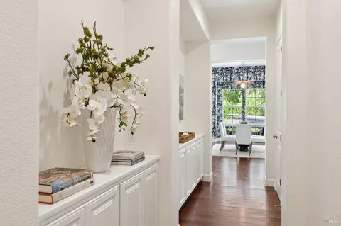 Entry Way - 3747 Beartooth Ln, Napa, CA 94558 photo 2 of 6