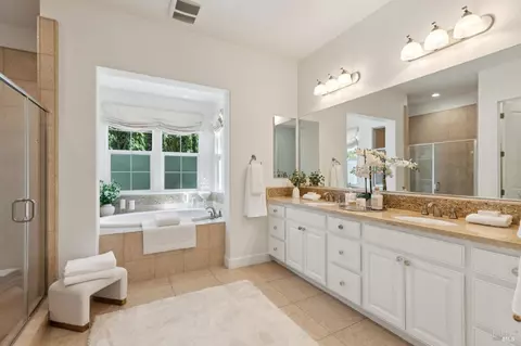 Bath - 3747 Beartooth Ln, Napa, CA 94558 photo 1 of 7