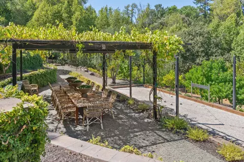 Exterior - 3747 Beartooth Ln, Napa, CA 94558 photo 6 of 37