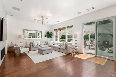 Living - 3747 Beartooth Ln, Napa, CA 94558 photo 1 of 3