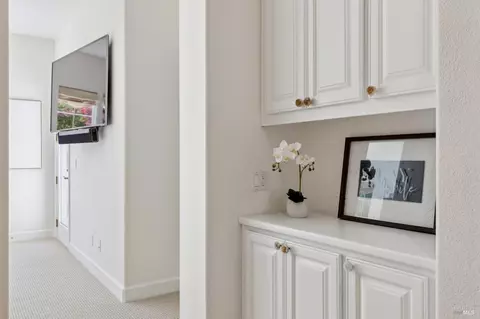 Entry Way - 3747 Beartooth Ln, Napa, CA 94558 photo 5 of 6
