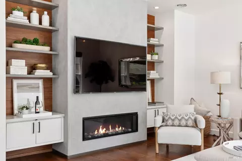 Living - 3747 Beartooth Ln, Napa, CA 94558 photo 2 of 3
