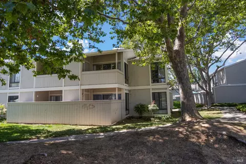 900 Southampton Rd #138, Benicia, CA 94510