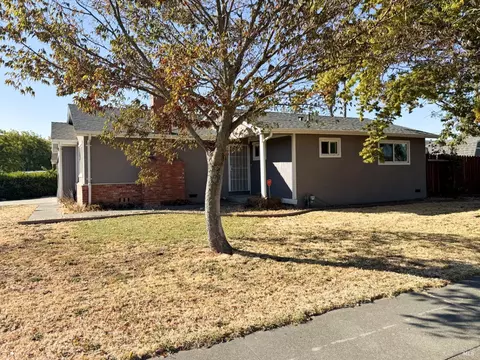 2065 Robin Dr, Fairfield, CA 94533 photo 2
