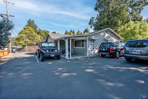 757 Waugh Ln, Ukiah, CA 95482