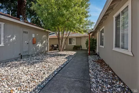757 Waugh Ln, Ukiah, CA 95482 photo 3