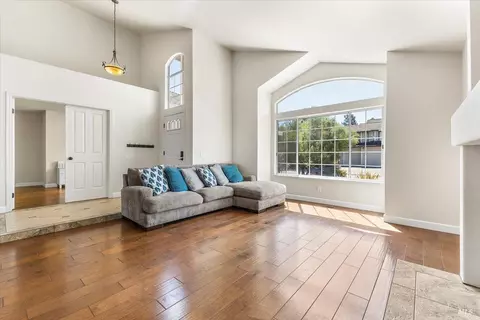 Living - 687 Natalie Dr, Windsor, CA 95492 photo 1 of 6