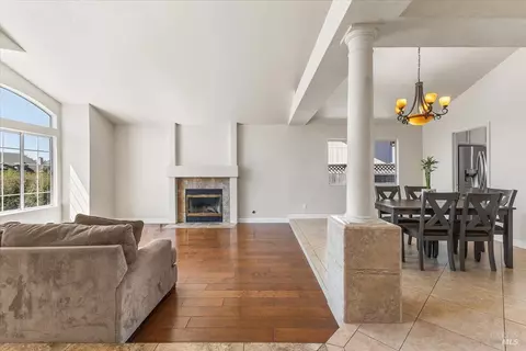 Living - 687 Natalie Dr, Windsor, CA 95492 photo 4 of 6