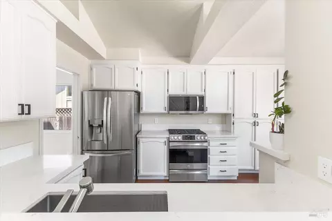 Kitchen - 687 Natalie Dr, Windsor, CA 95492 photo 3 of 5