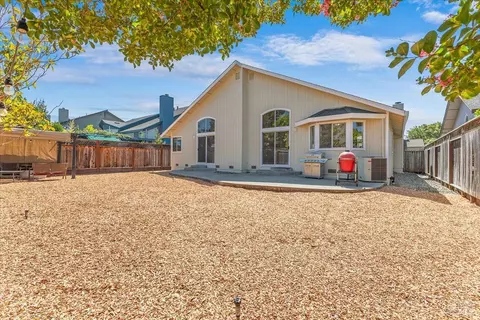 Exterior - 687 Natalie Dr, Windsor, CA 95492 photo 5 of 13