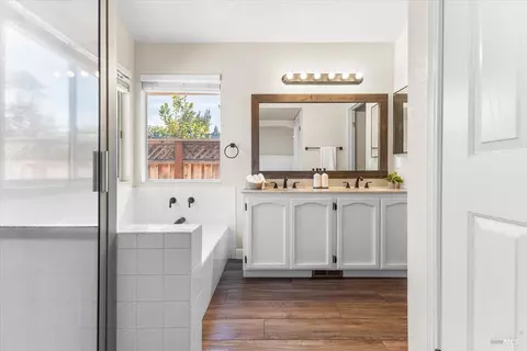 Bath - 687 Natalie Dr, Windsor, CA 95492 photo 1 of 5