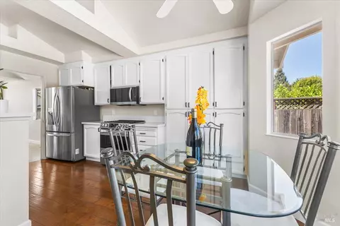 Kitchen - 687 Natalie Dr, Windsor, CA 95492 photo 1 of 5
