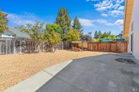 Exterior - 687 Natalie Dr, Windsor, CA 95492 photo 4 of 13