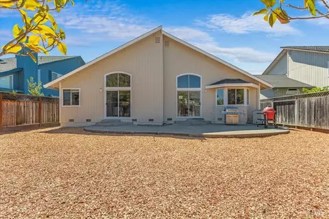 Exterior - 687 Natalie Dr, Windsor, CA 95492 photo 6 of 13