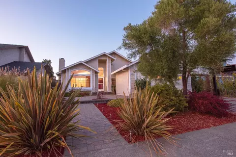 Exterior - 687 Natalie Dr, Windsor, CA 95492 photo 11 of 13