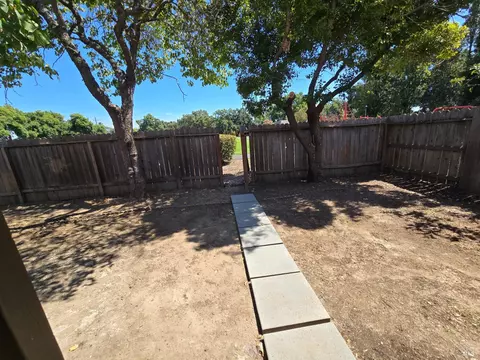 Exterior - 488 Edwin Dr, Vacaville, CA 95687 photo 2 of 5