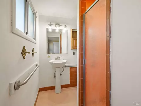 Bath - 1717 Marin Ave, Berkeley, CA 94707 photo 3 of 3