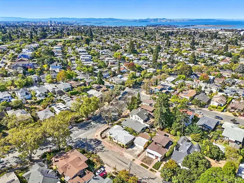 View/Area - 1717 Marin Ave, Berkeley, CA 94707 photo 2 of 4