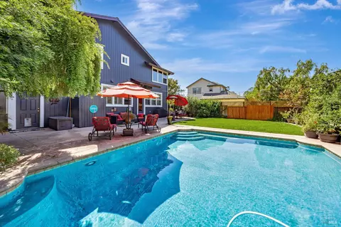 Exterior - 8453 Trione Cir, Windsor, CA 95492 photo 10 of 14