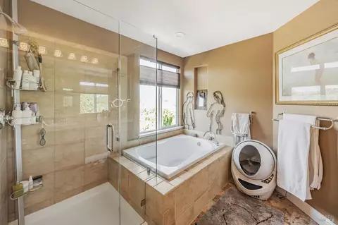 Bath - 8453 Trione Cir, Windsor, CA 95492 photo 2 of 5