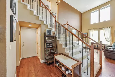 Entry Way - 8453 Trione Cir, Windsor, CA 95492 photo 4 of 6
