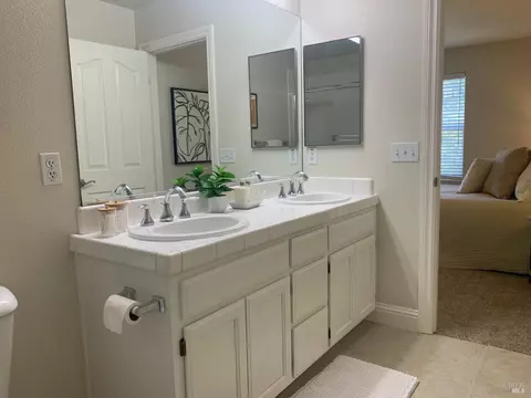 Bath - 538 Emily Rose Cir, Windsor, CA 95492 photo 1 of 3
