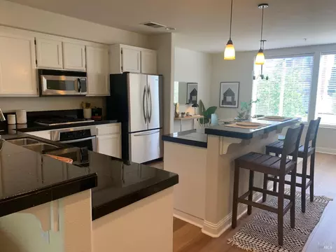 Kitchen - 538 Emily Rose Cir, Windsor, CA 95492 photo 5 of 5