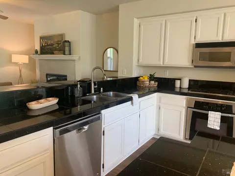 Kitchen - 538 Emily Rose Cir, Windsor, CA 95492 photo 2 of 5