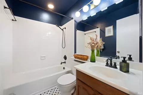 Bath - 310 Sunrise Way, Vallejo, CA 94591 photo 2 of 2