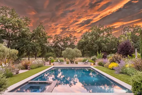 280 Serres Dr, Sonoma, CA 95476