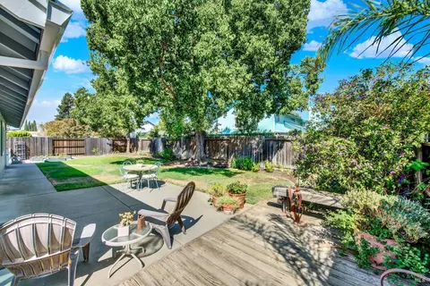 Exterior - 230 Fuller Ln, Dixon, CA 95620 photo 7 of 10