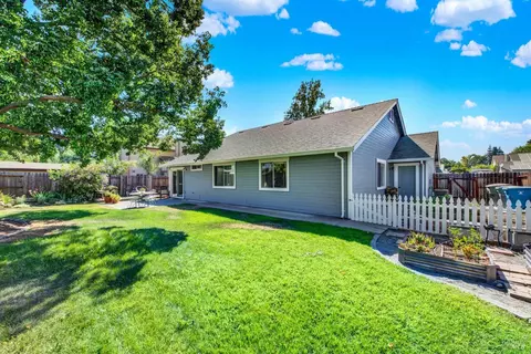 Exterior - 230 Fuller Ln, Dixon, CA 95620 photo 3 of 10