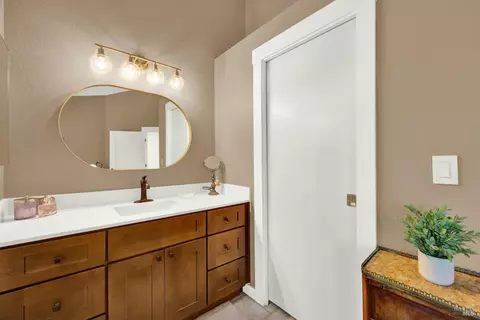Bath - 230 Fuller Ln, Dixon, CA 95620 photo 2 of 5
