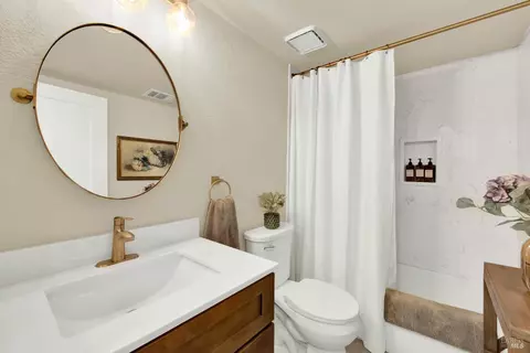 Bath - 230 Fuller Ln, Dixon, CA 95620 photo 4 of 5