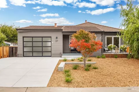 27 Strawberry Cir, Mill Valley, CA 94941