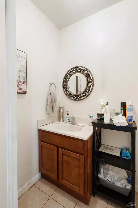 Bath - 32 Daniels Ave, Vallejo, CA 94590 photo 3 of 5