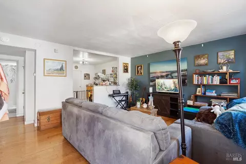 Living - 32 Daniels Ave, Vallejo, CA 94590 photo 3 of 3