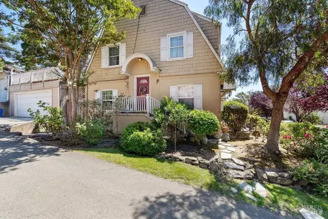 Exterior - 32 Daniels Ave, Vallejo, CA 94590 photo 6 of 10