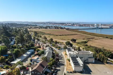 View/Area - 32 Daniels Ave, Vallejo, CA 94590 photo 3 of 4
