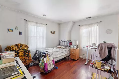 Bedroom - 32 Daniels Ave, Vallejo, CA 94590 photo 4 of 7