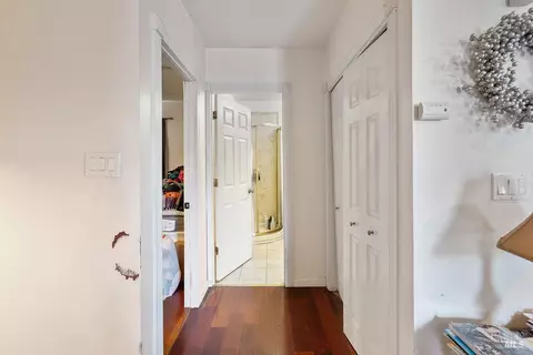 Entry Way - 32 Daniels Ave, Vallejo, CA 94590 photo 2 of 3